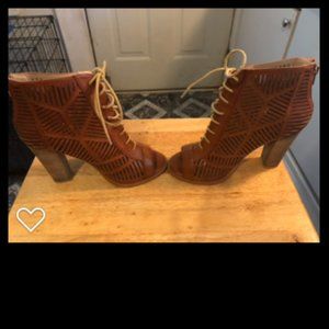 Chelsea Moreland Ankle Booties
